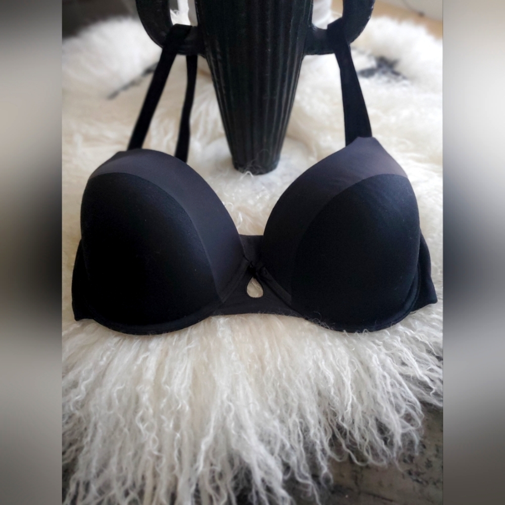 Velvety soft DKNY bra - Like new 32DD